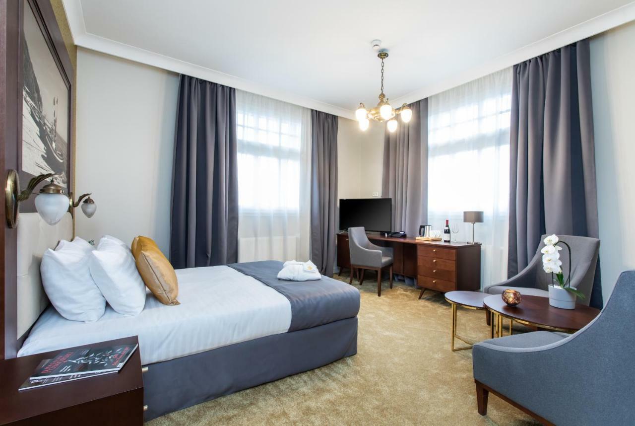 גדינייה Jakubowy Hotel מראה חיצוני תמונה