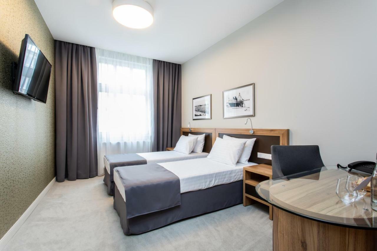 גדינייה Jakubowy Hotel מראה חיצוני תמונה